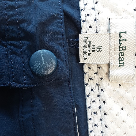 L.L. Bean Navy Shorts - Picture 3 of 3